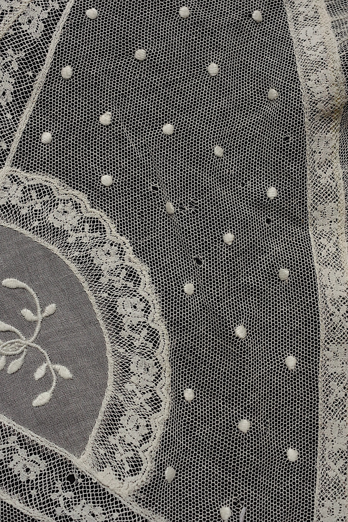 アンティークレース　dentelle ancinne　刺繍クロス