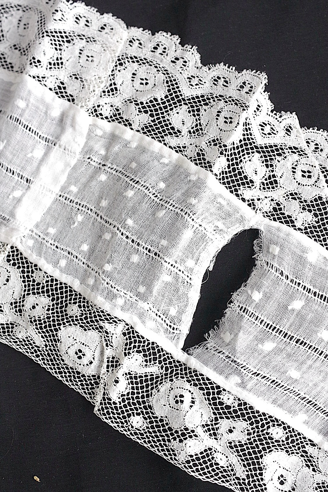 アンティークレース　dentelle ancinne　304cm