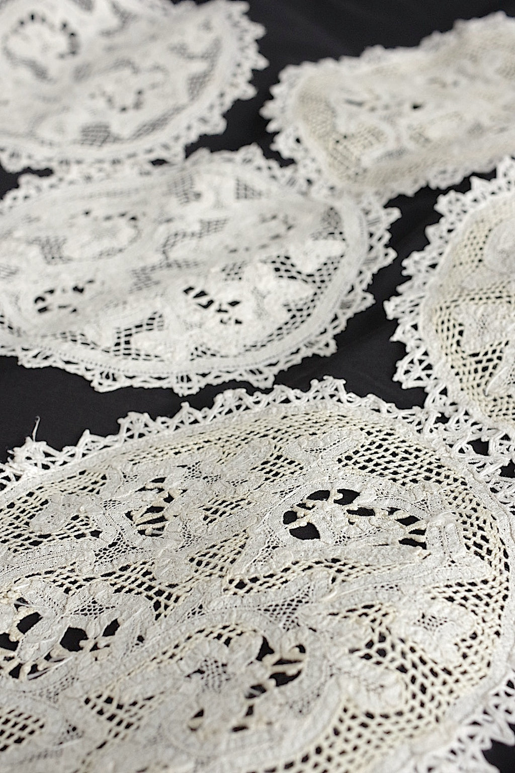 アンティークレース　dentelle ancinne　napperon 10pieces