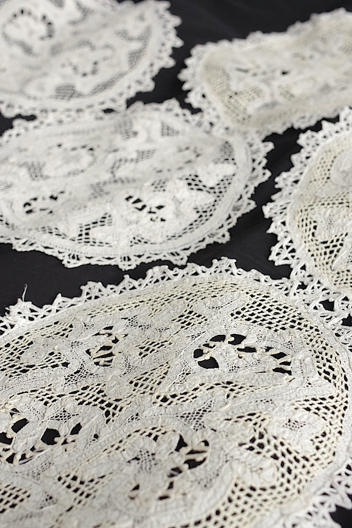 アンティークレース　dentelle ancinne　napperon 10pieces