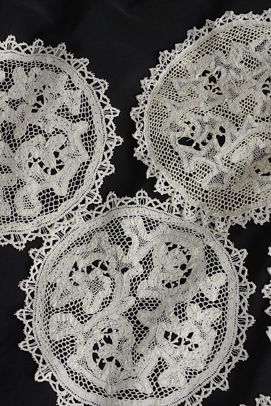 アンティークレース　dentelle ancinne　napperon 10pieces