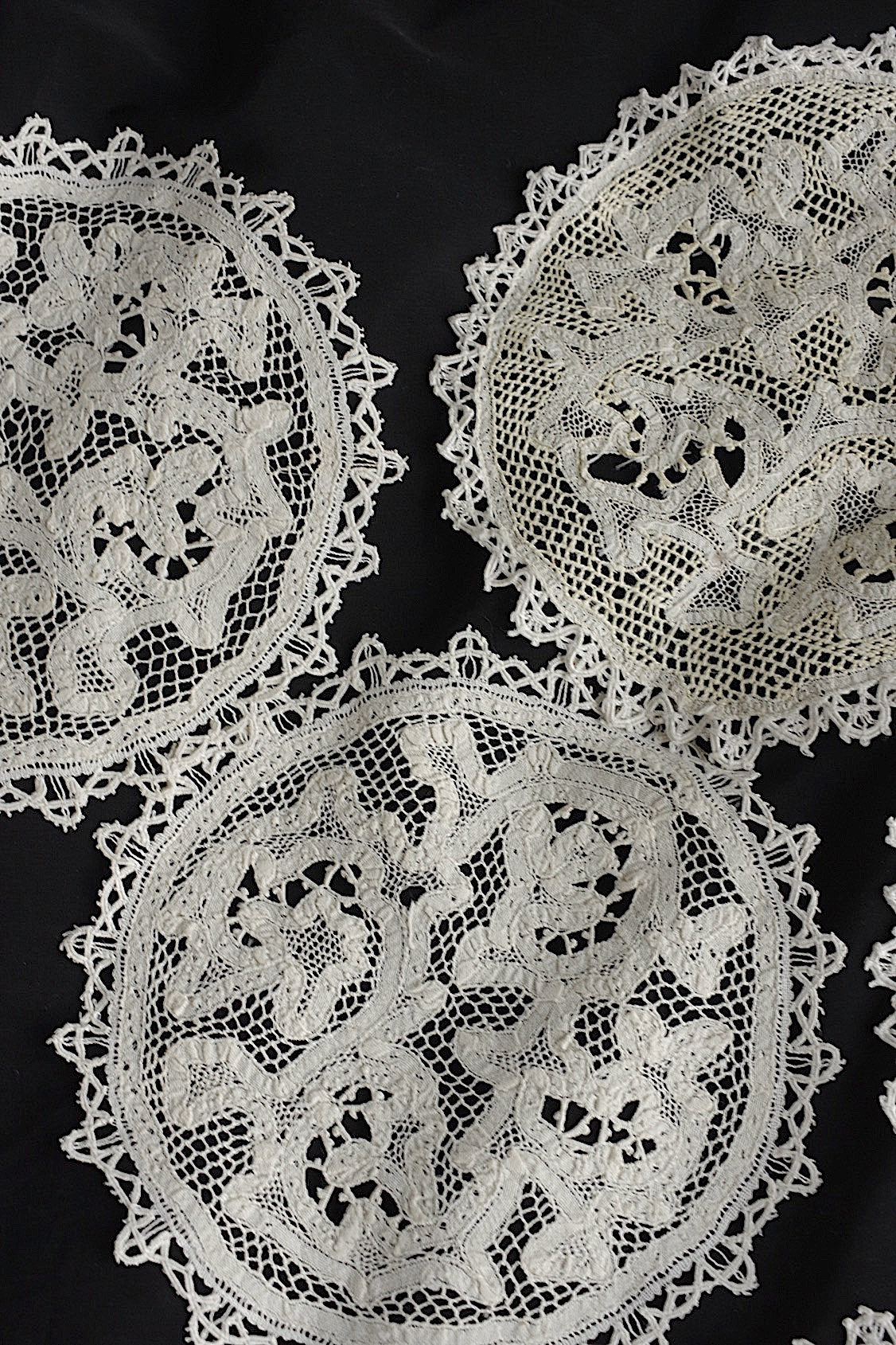 アンティークレース　dentelle ancinne　napperon 10pieces