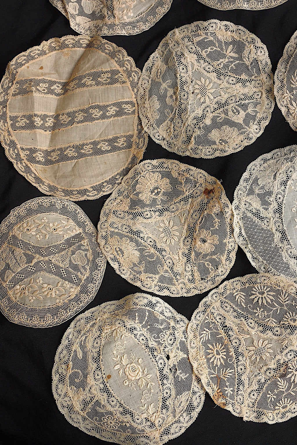 アンティークレース　dentelle ancinne　napperon 17pieces