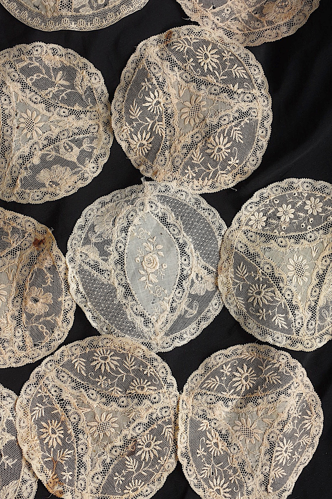 アンティークレース　dentelle ancinne　napperon 17pieces