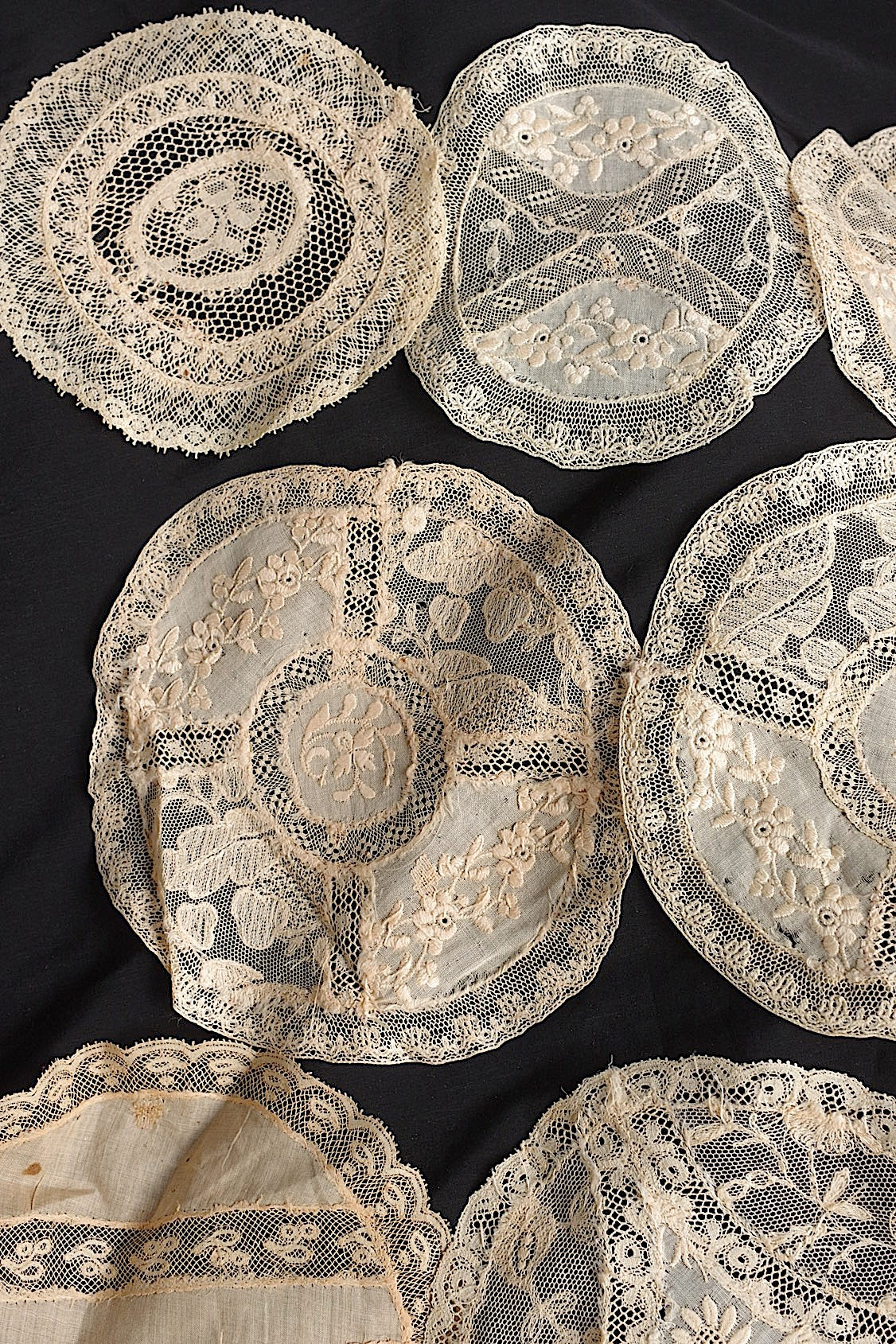 アンティークレース　dentelle ancinne　napperon 17pieces