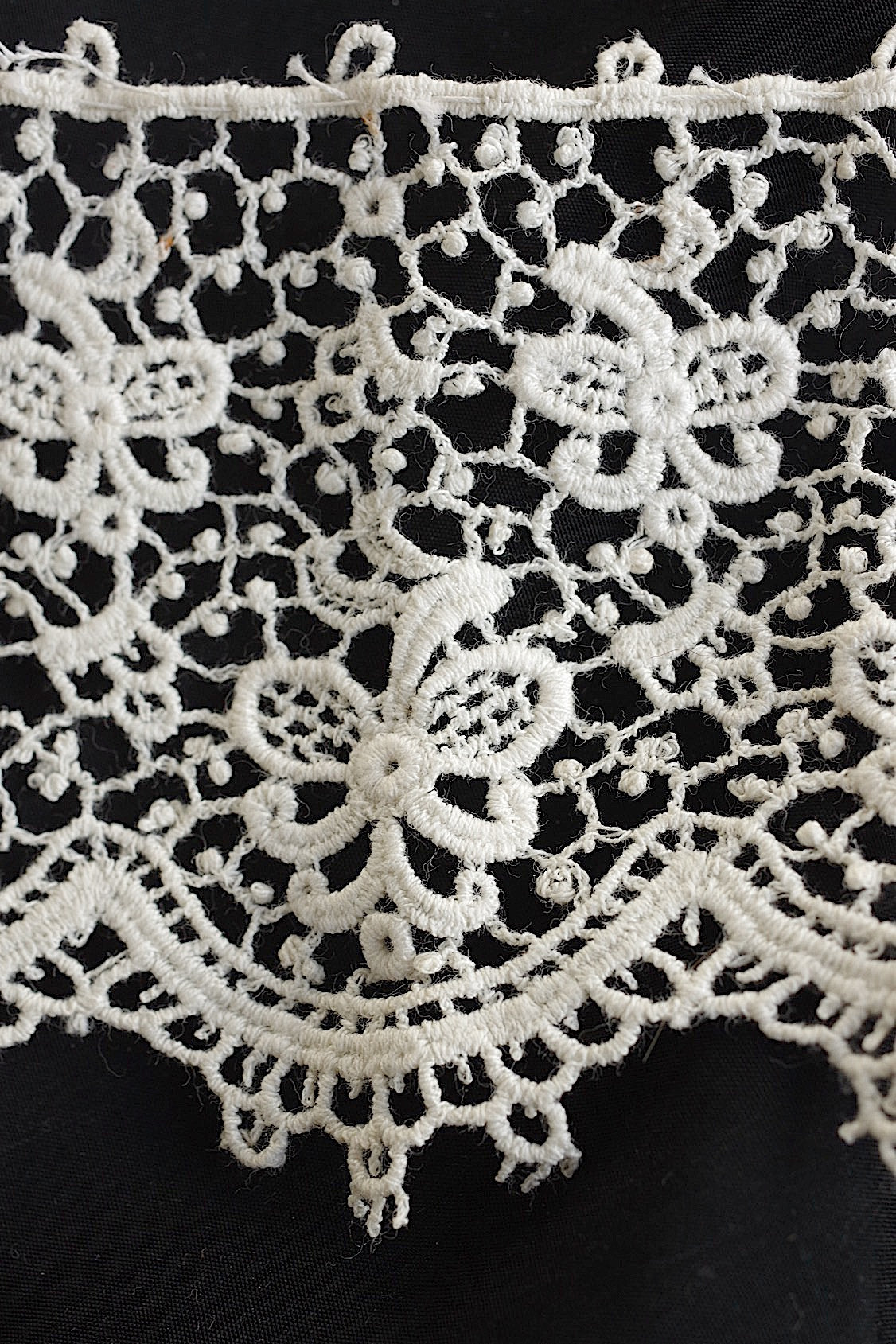 アンティークレース　dentelle ancinne　197cm 70cm