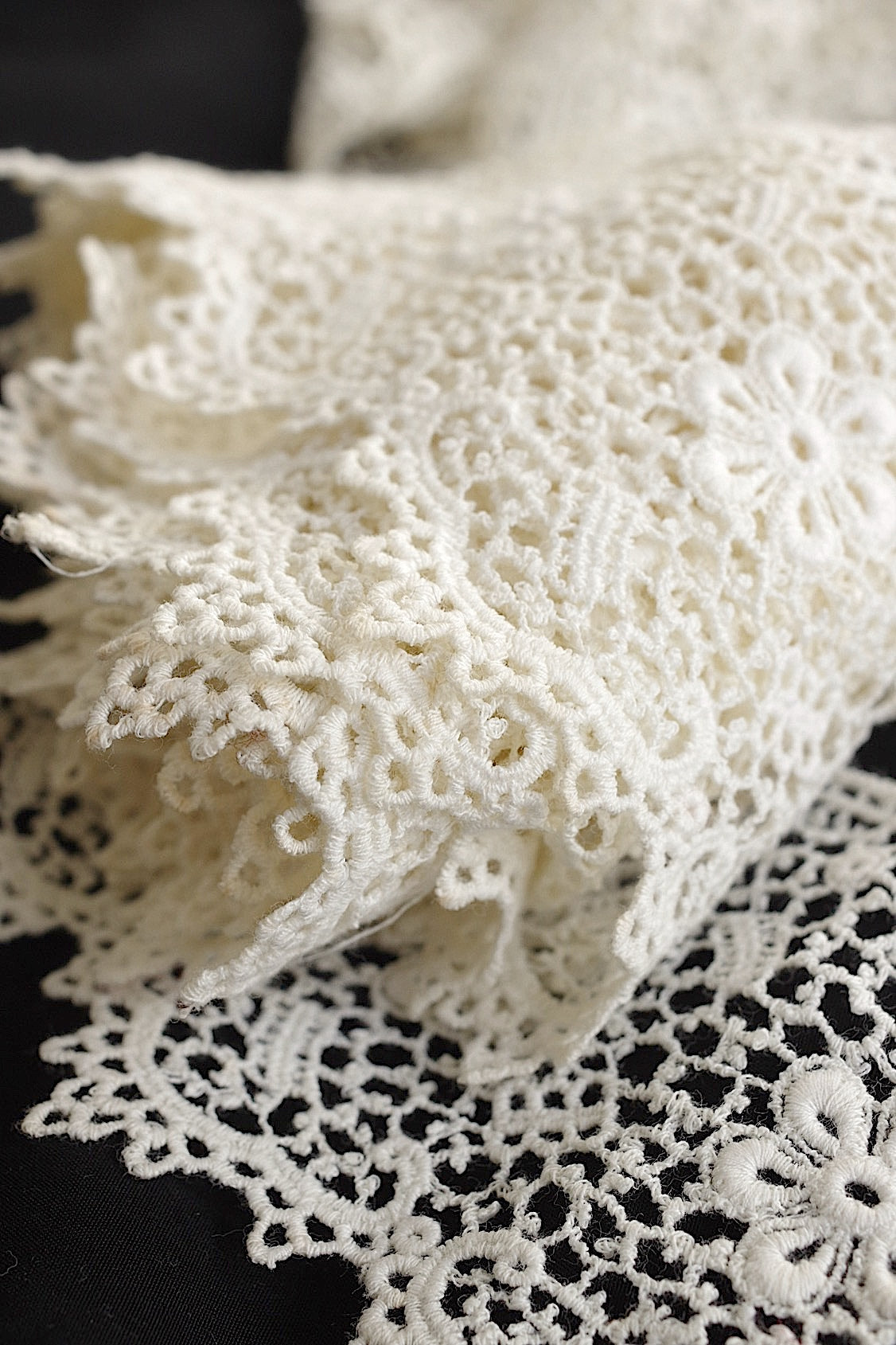 アンティークレース　dentelle ancinne　197cm 70cm