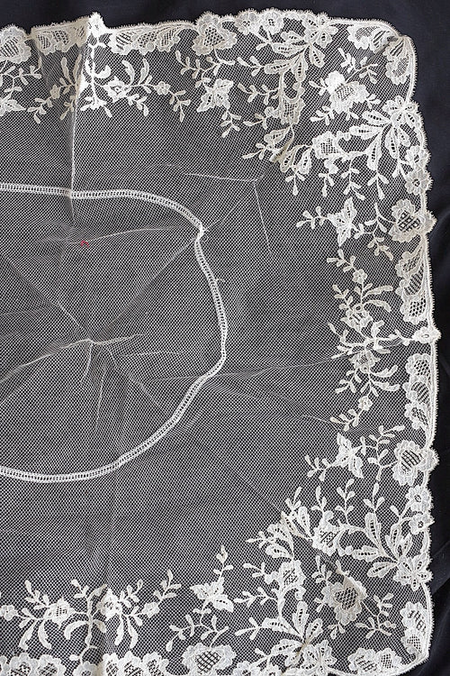 アンティークレース　dentelle ancinne　四角