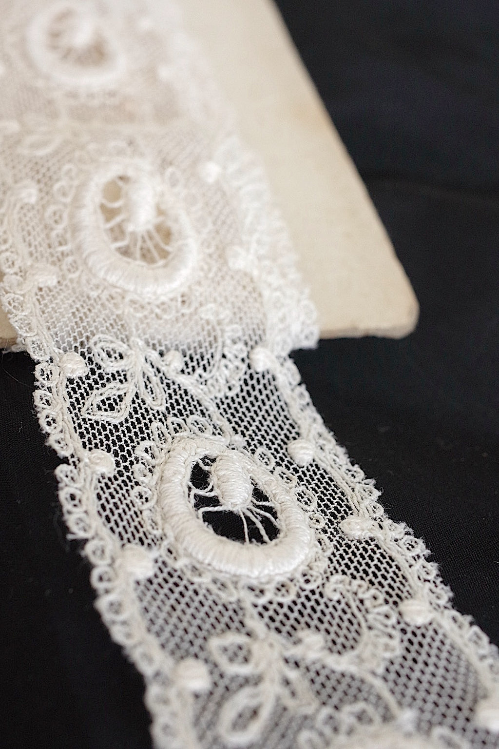 アンティークレース　dentelle ancinne　２種