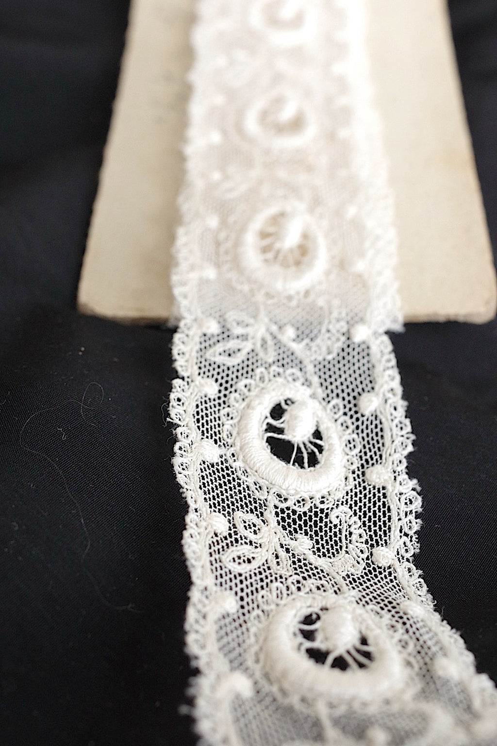 アンティークレース　dentelle ancinne　２種