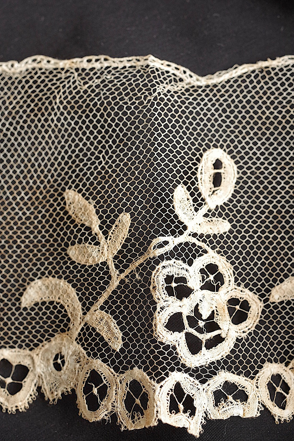 アンティークレース　dentelle ancinne　113cm 55cm　52cm