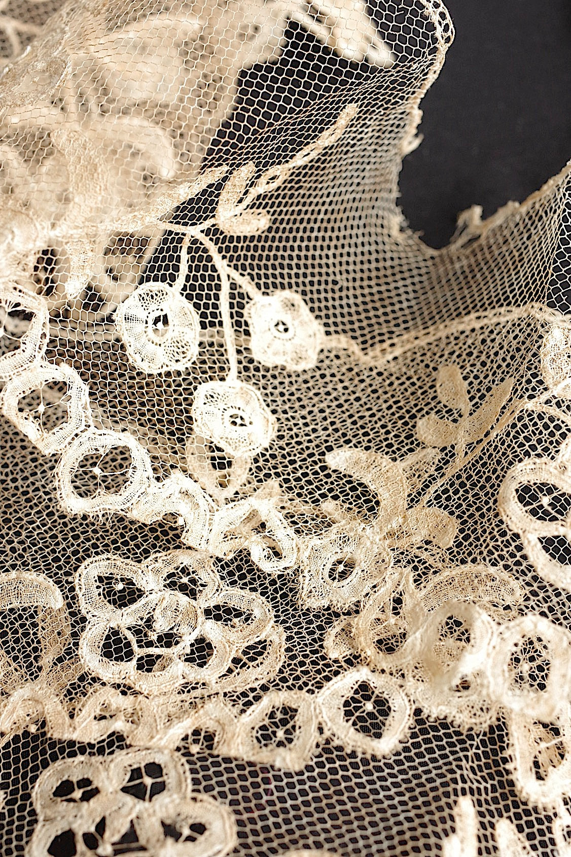 アンティークレース　dentelle ancinne　113cm 55cm　52cm