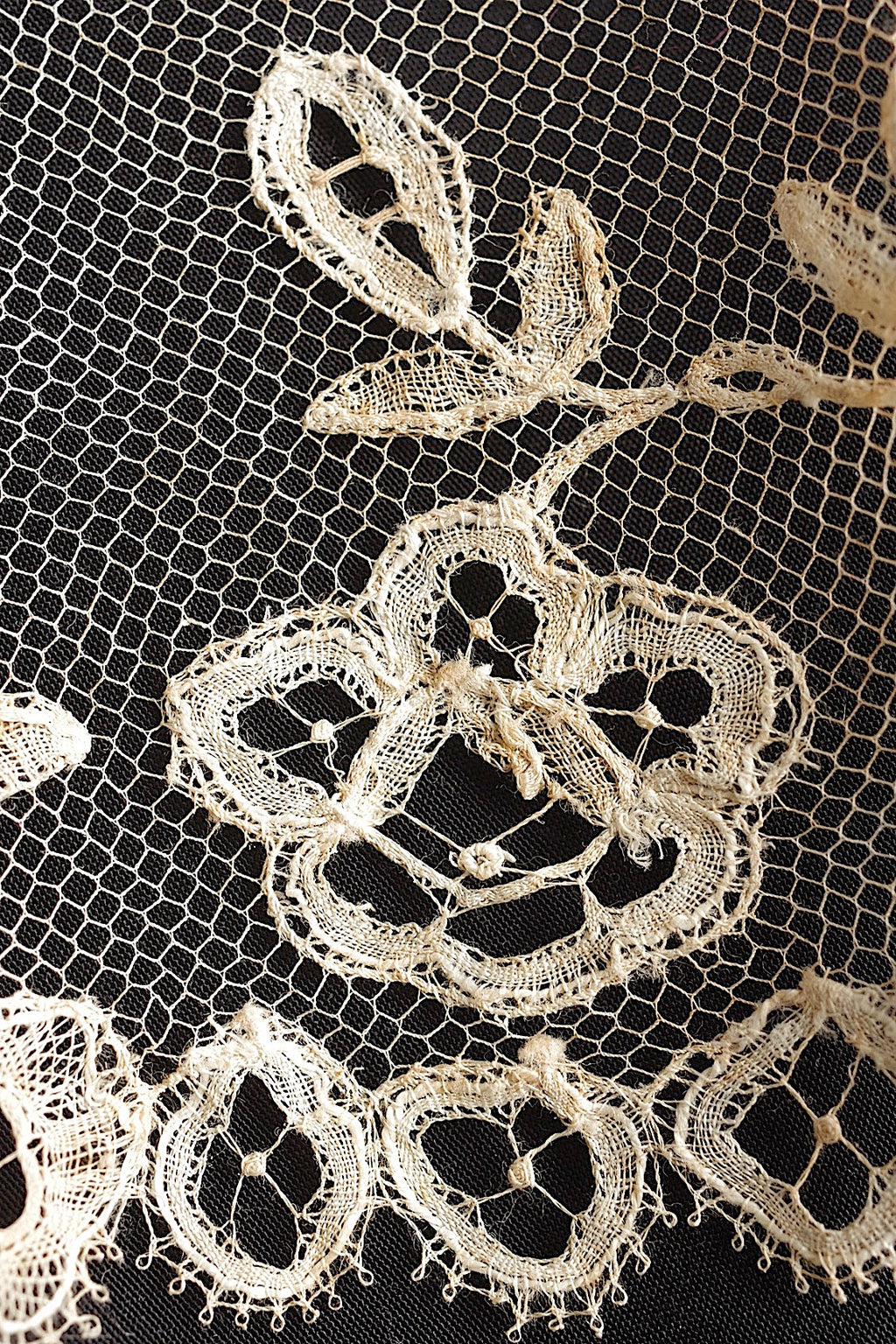 アンティークレース　dentelle ancinne　113cm 55cm　52cm