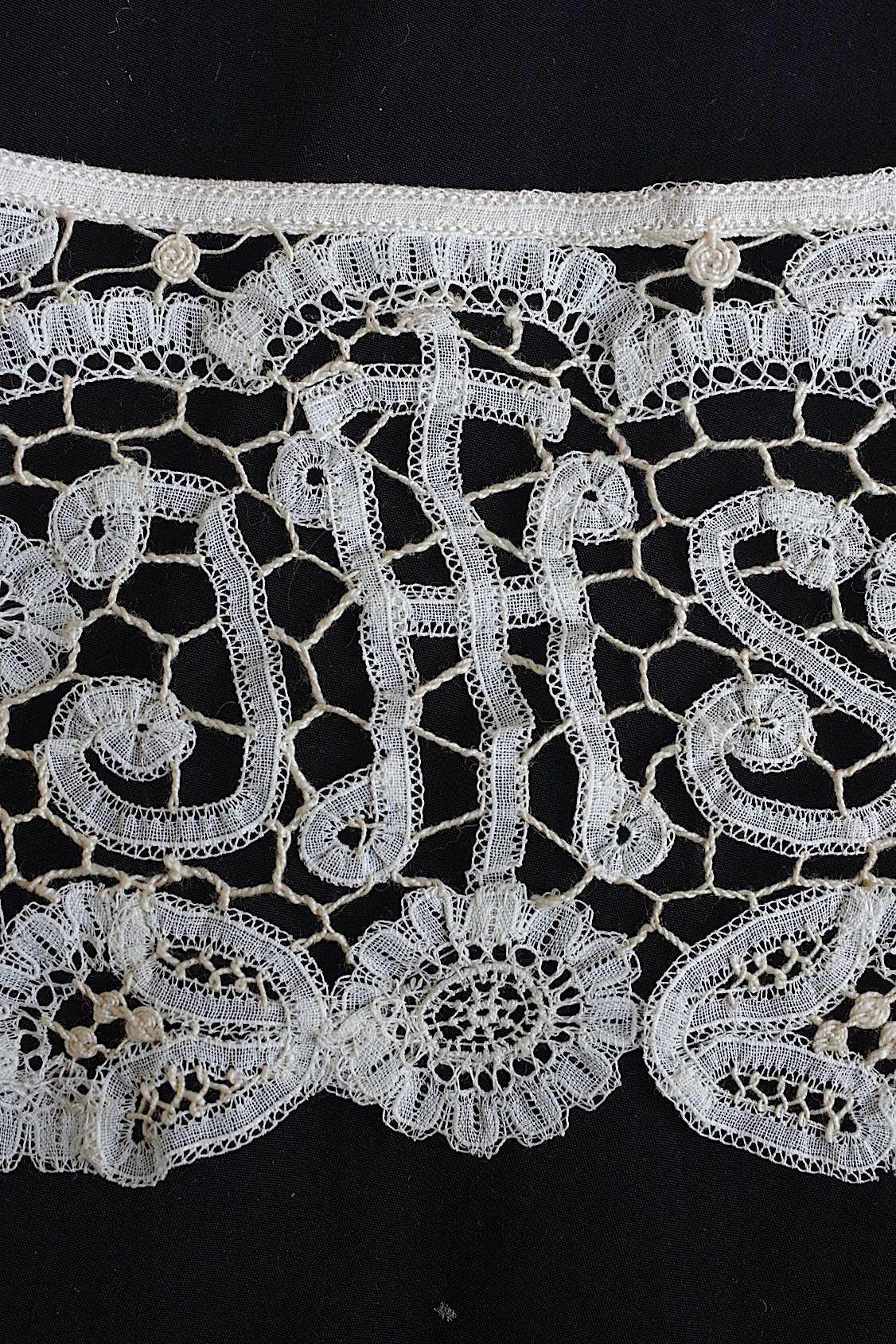 アンティークレース　dentelle ancinne　112cm