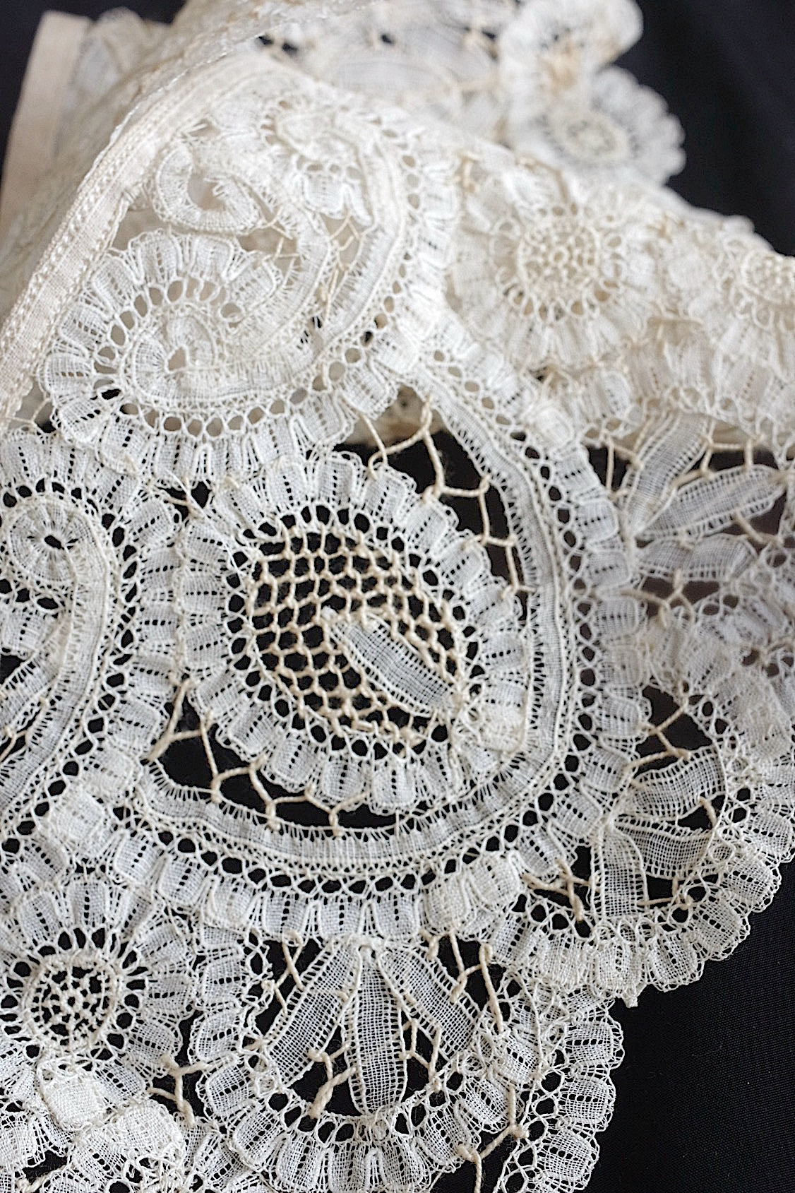 アンティークレース　dentelle ancinne　112cm