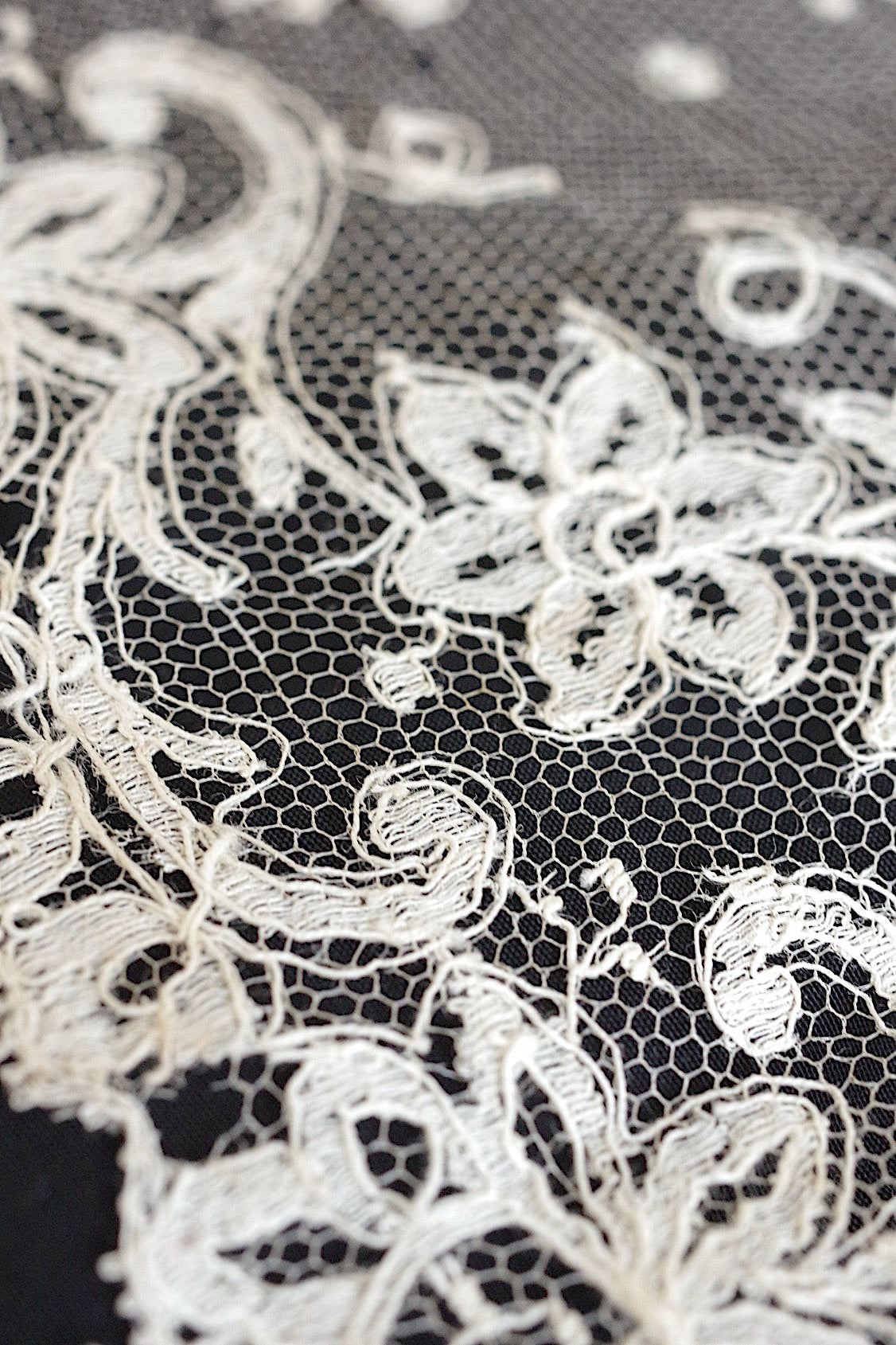 Dentelle antique dentelle ancinne pour deux matières