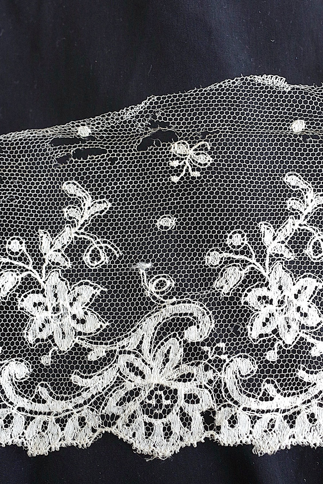 Dentelle antique dentelle ancinne pour deux matières