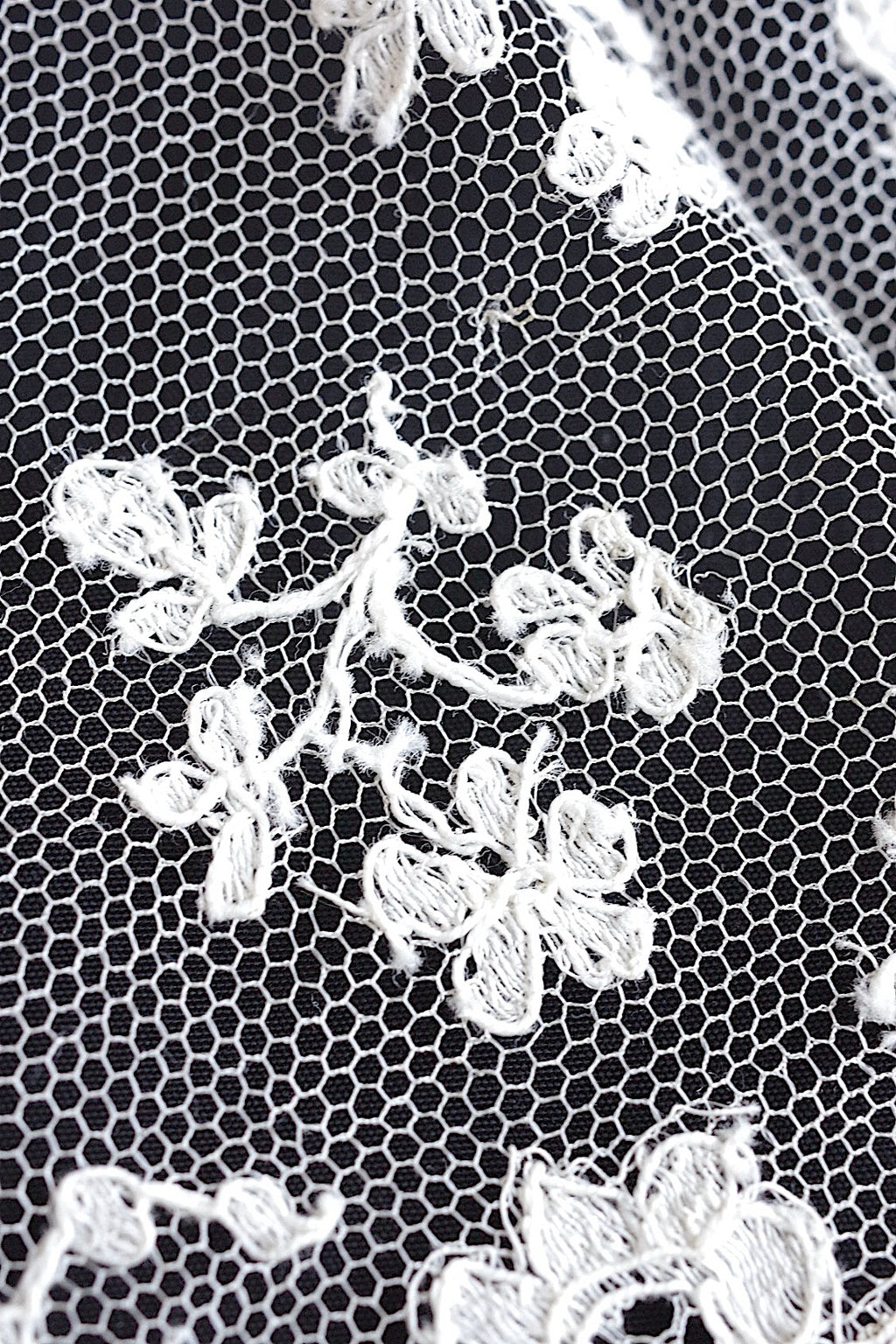 Dentelle antique dentelle ancinne pour deux matières