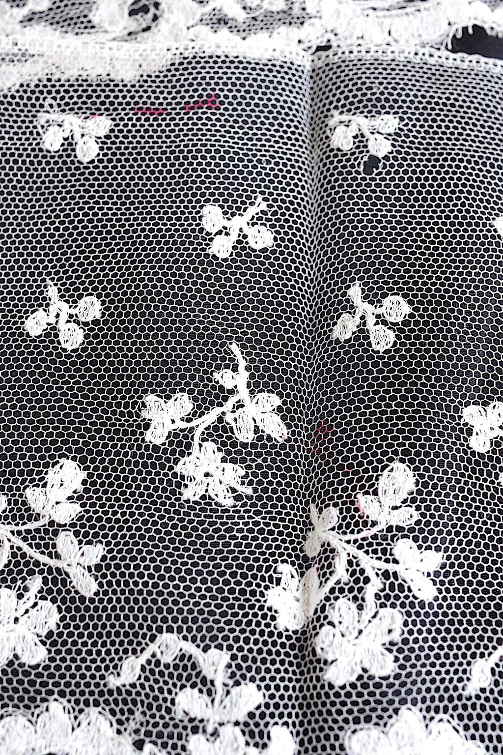 Dentelle antique dentelle ancinne pour deux matières