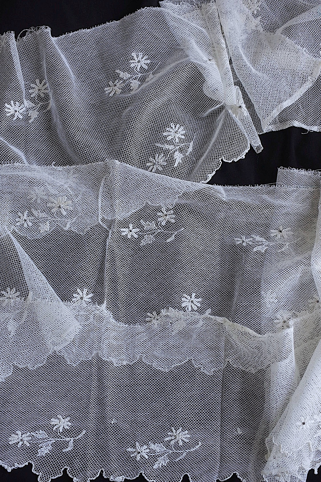 アンティークレース　dentelle ancinne　チュールハギレ