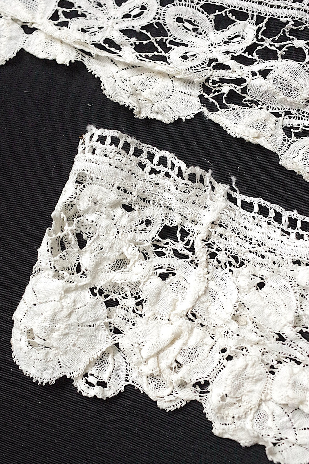 アンティークレース　dentelle ancienne　クッション　レースハギレ