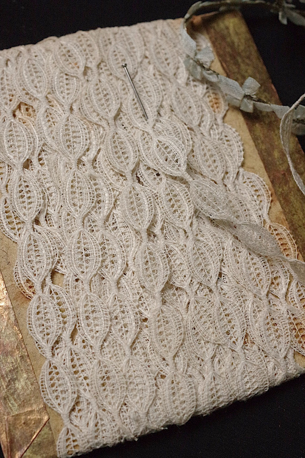 Ruban dentelle ancienne dentelle ancienne + ruban rococo