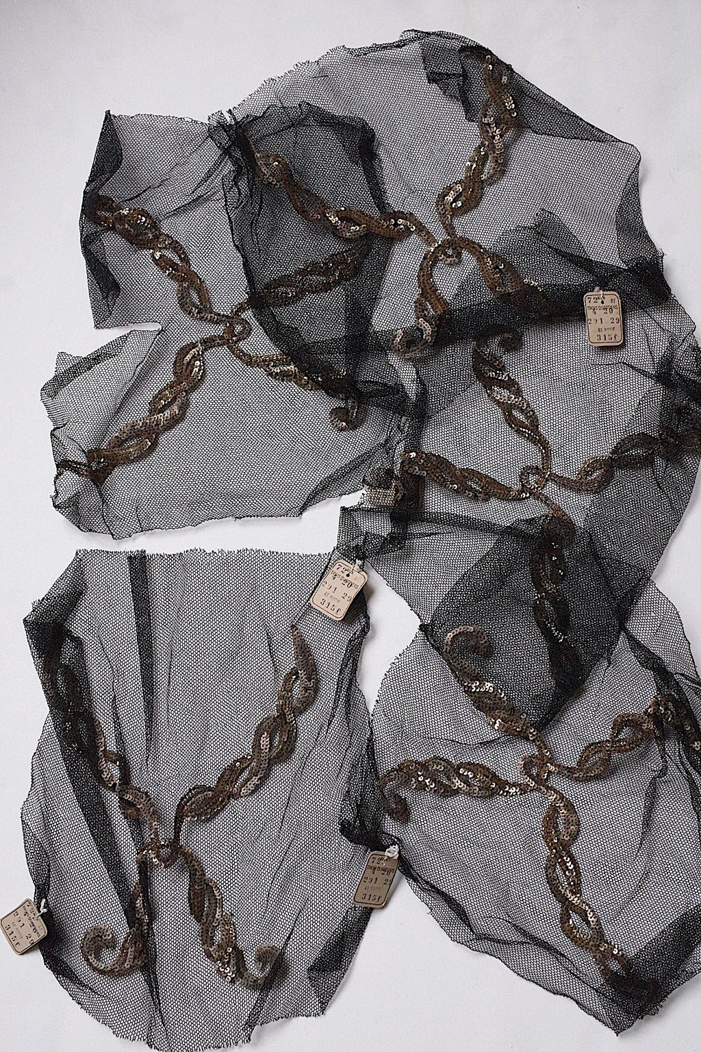 アンティークレース　dentelle ancienne　くろチュールモチーフ５枚