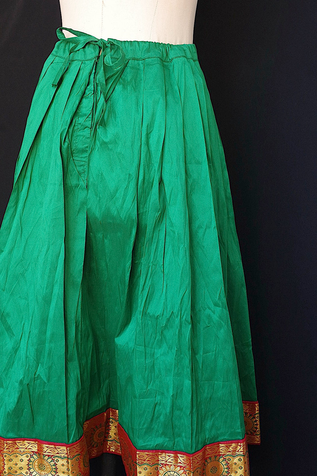 ヴィンテージスカート　vêtement vintage skirt