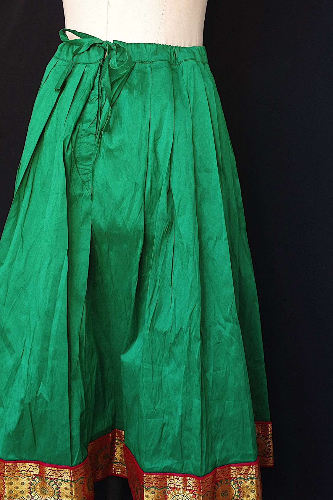 ヴィンテージスカート　vêtement vintage skirt