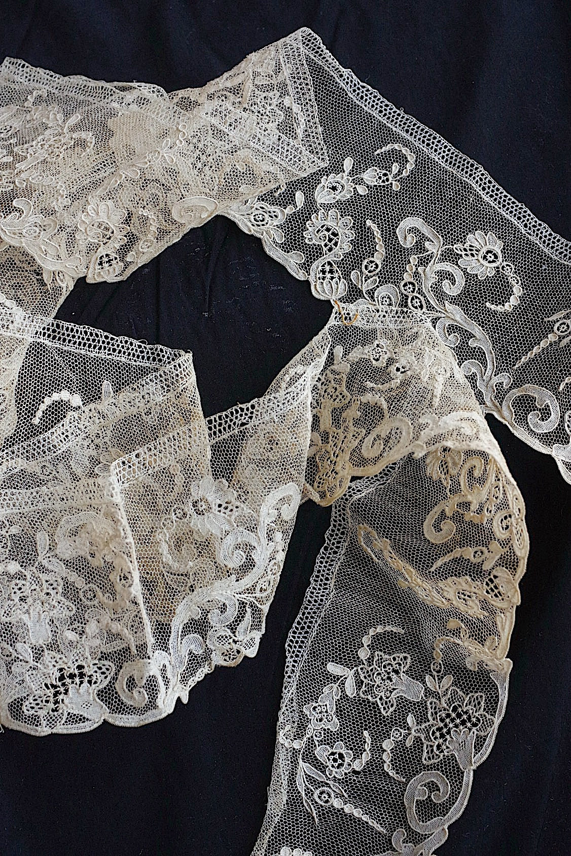 アンティークレース　dentelle ancienne 138cm