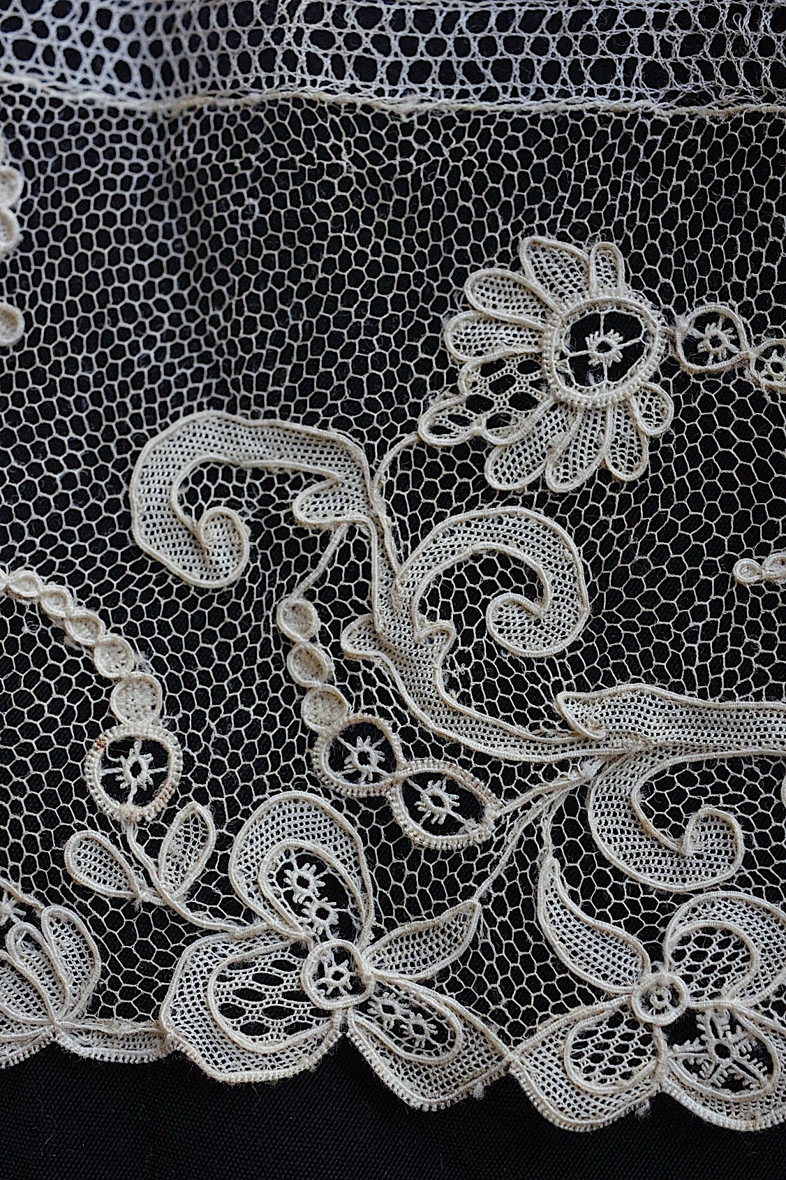 アンティークレース　dentelle ancienne 138cm