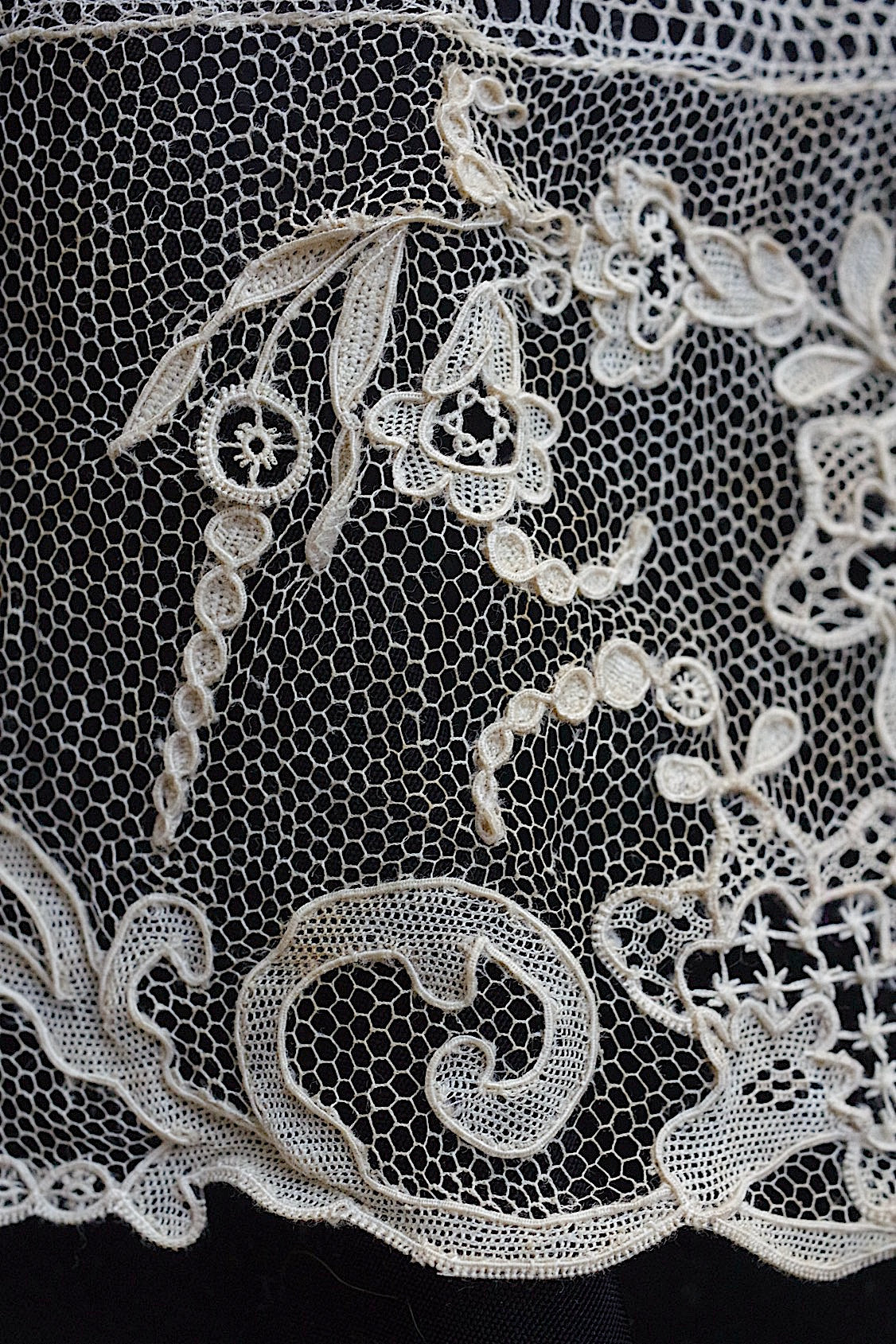 アンティークレース　dentelle ancienne 138cm