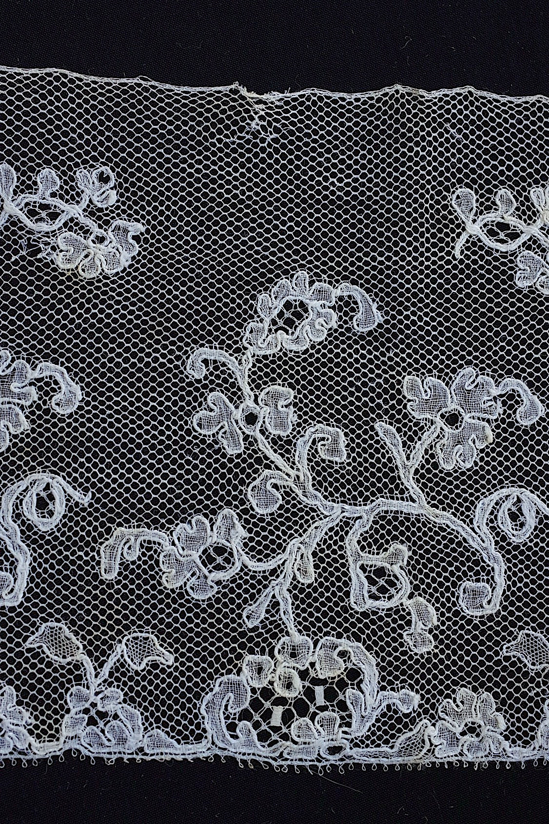 アンティークレース　dentelle ancienne 240cm