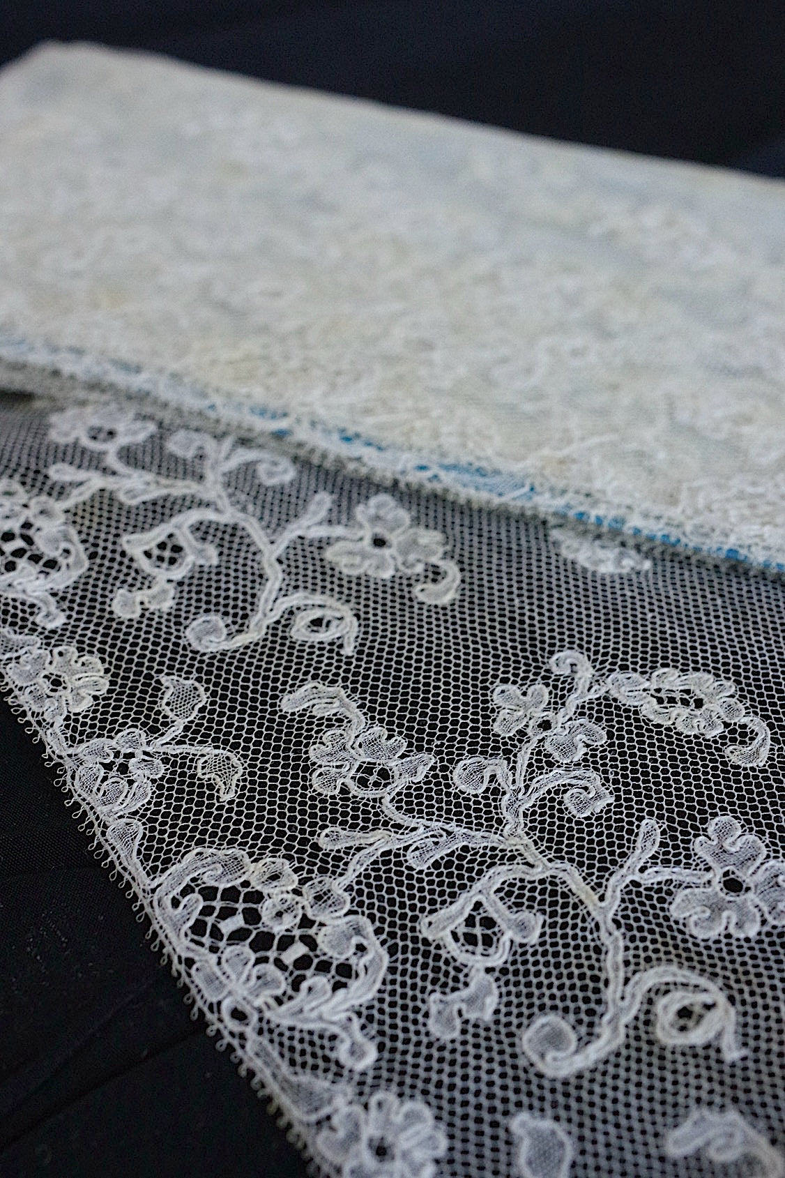 アンティークレース　dentelle ancienne 240cm