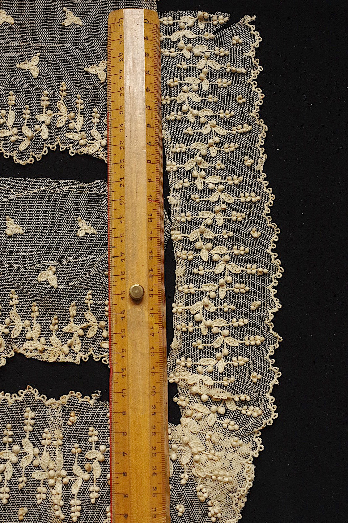 アンティークレース　dentelle ancienne ハギレつぶつぶ　素材用