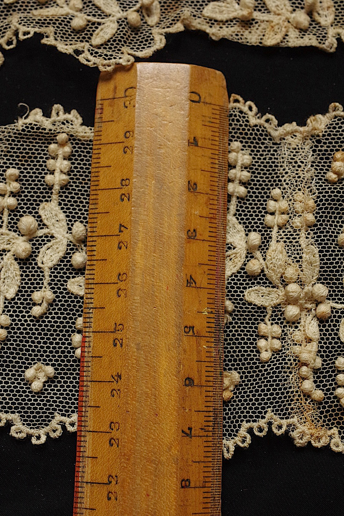 アンティークレース　dentelle ancienne ハギレつぶつぶ　素材用