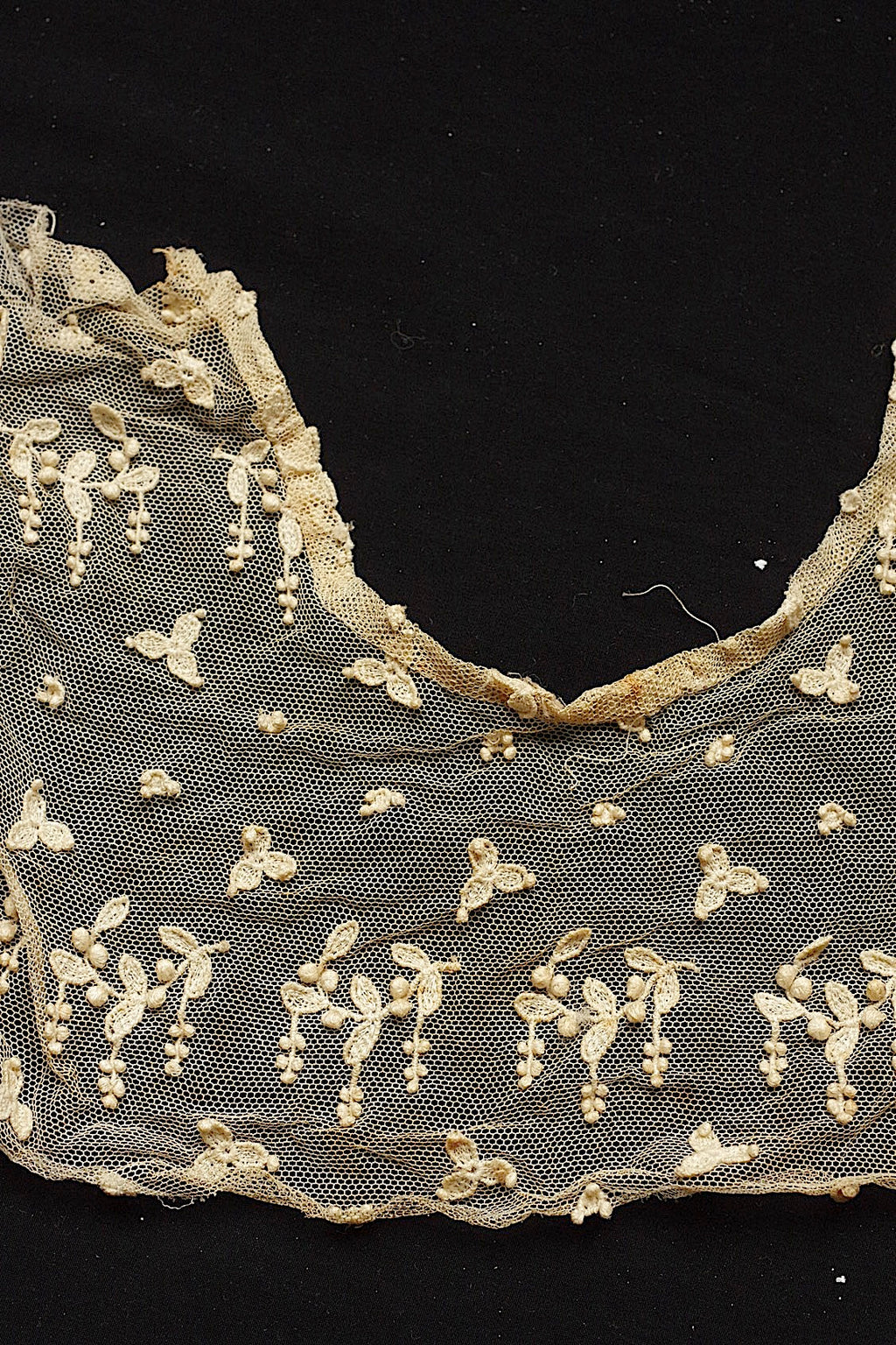 アンティークレース　dentelle ancienne ハギレつぶつぶ　素材用