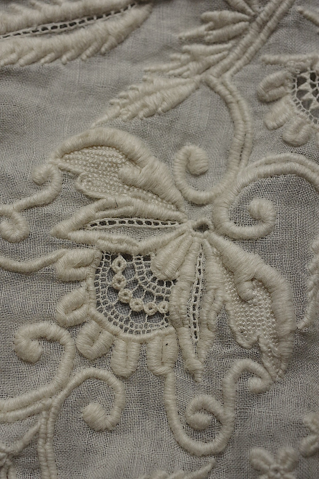 Housse de coussin brodée dentelle ancienne ancienne