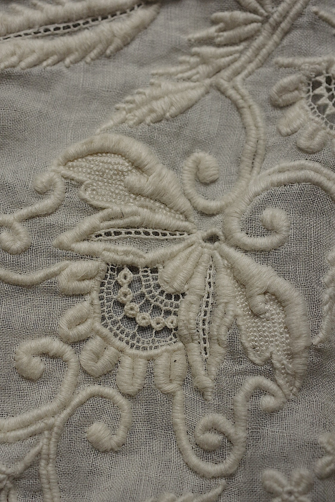 Housse de coussin brodée dentelle ancienne ancienne