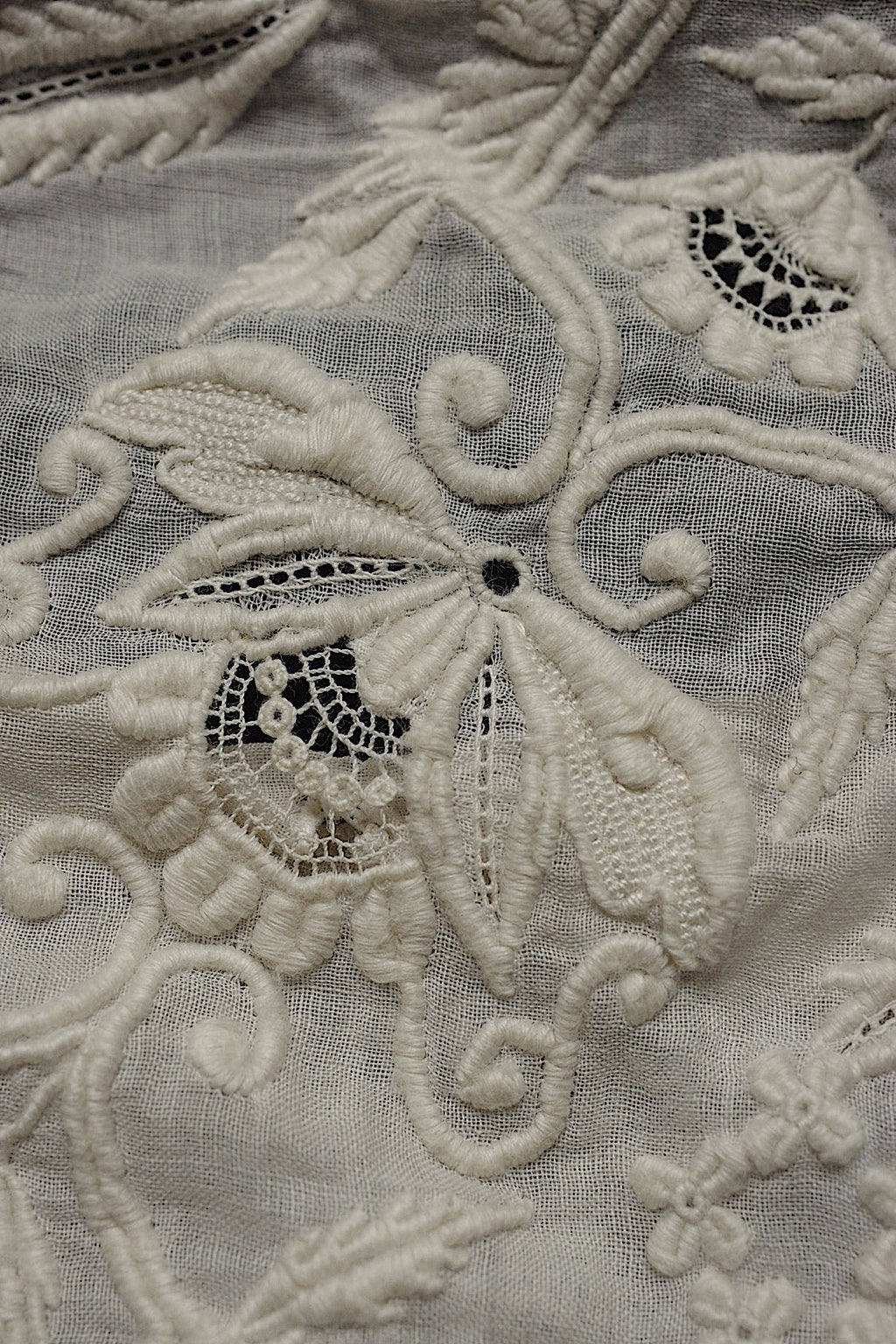 Housse de coussin brodée dentelle ancienne ancienne