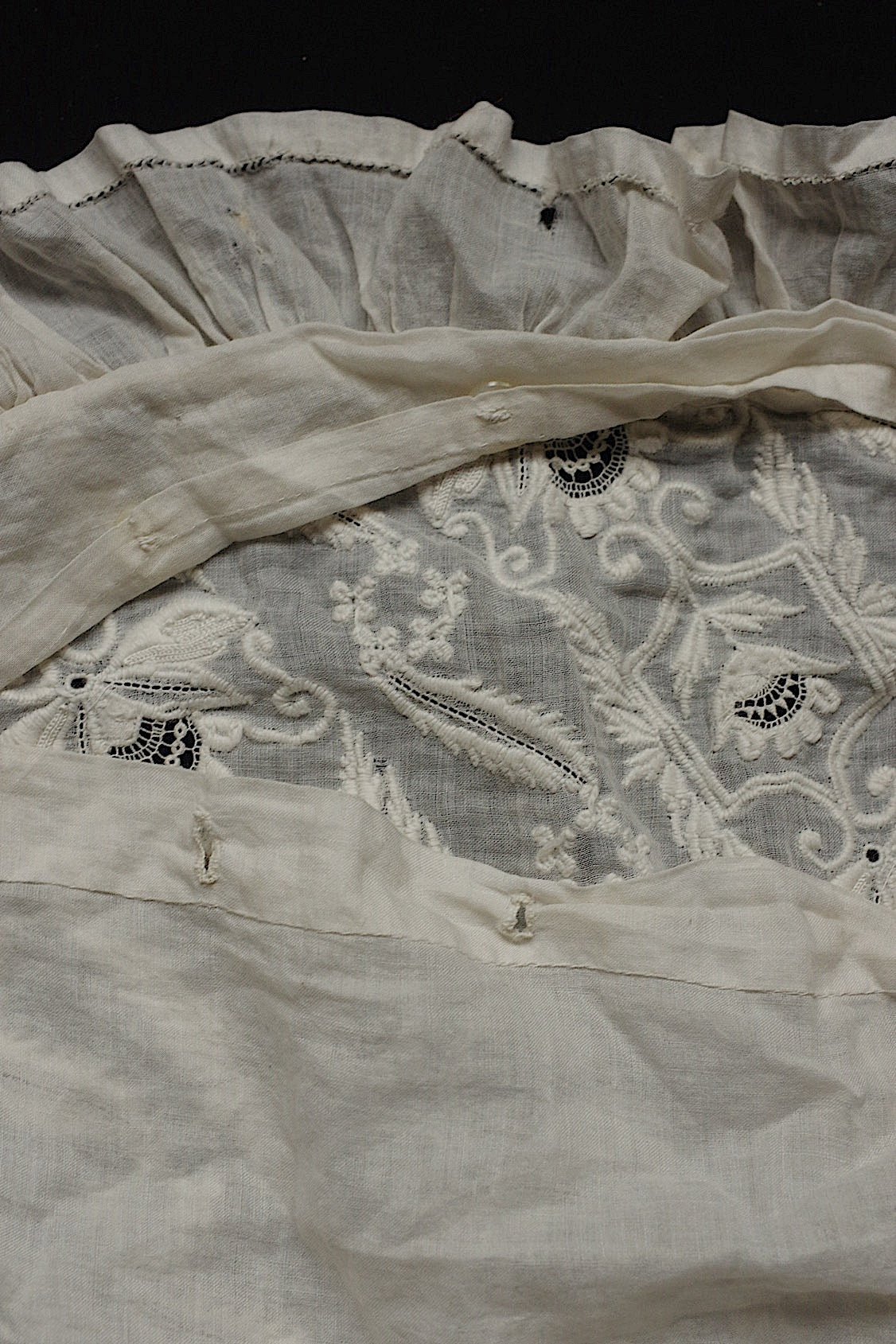 Housse de coussin brodée dentelle ancienne ancienne