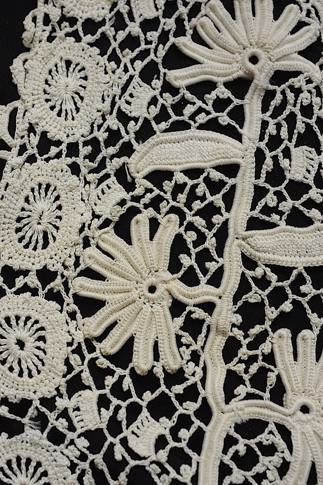 アンティークレース dentelle ancienne クロシェ襟周り - .FR a l'epoque