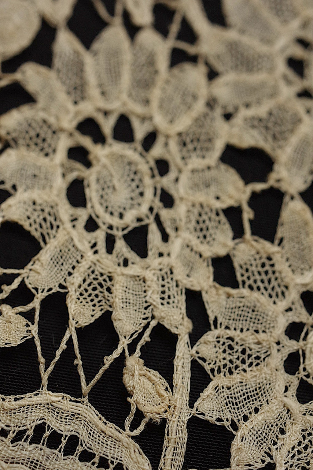 Boutons de manchette anciens dentelle ancienne duchesse + chutes