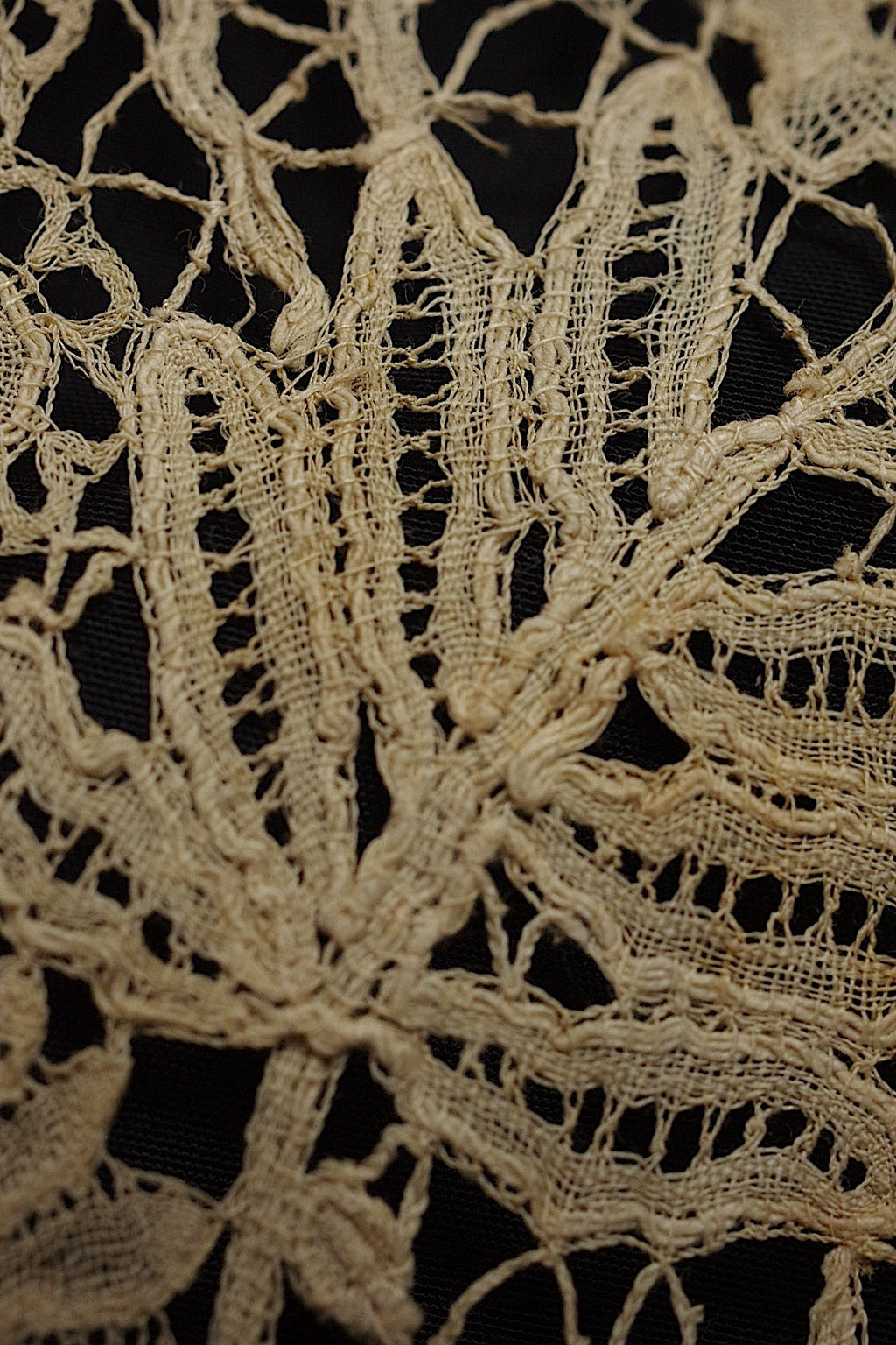 Boutons de manchette anciens dentelle ancienne duchesse + chutes