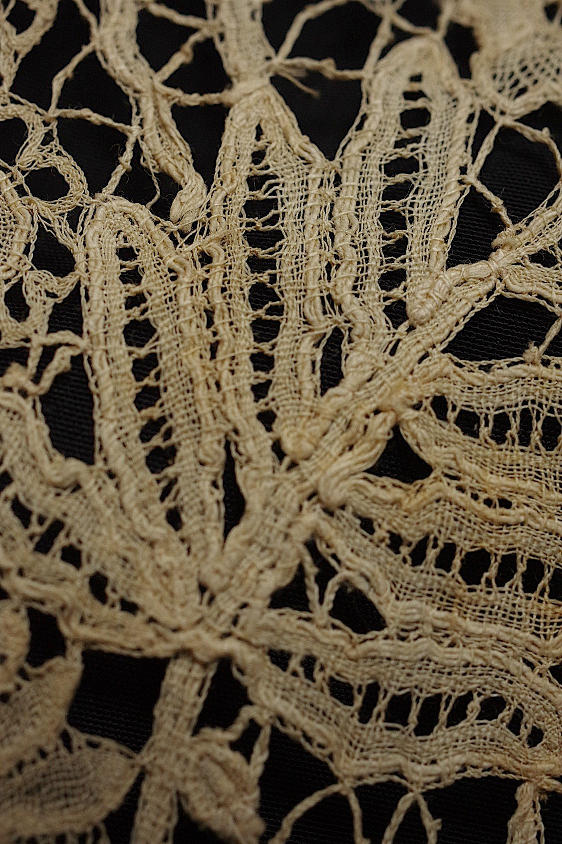 Boutons de manchette anciens dentelle ancienne duchesse + chutes