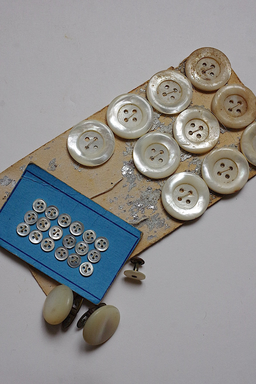 Lot de 2 boutons anciens, boutons de poing anciens