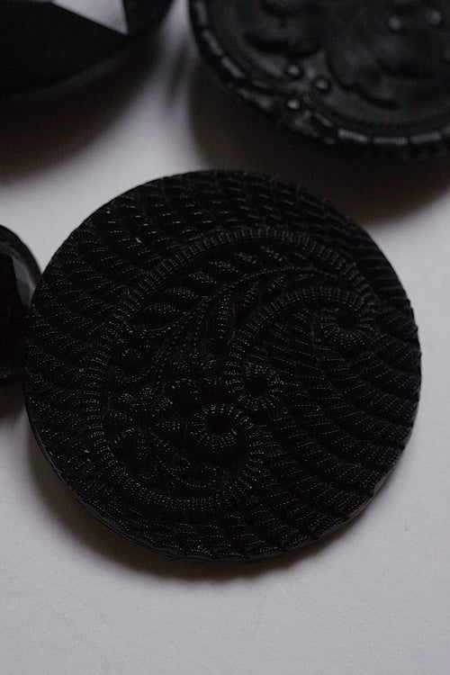 Boutons anciens, noirs, lot de 4