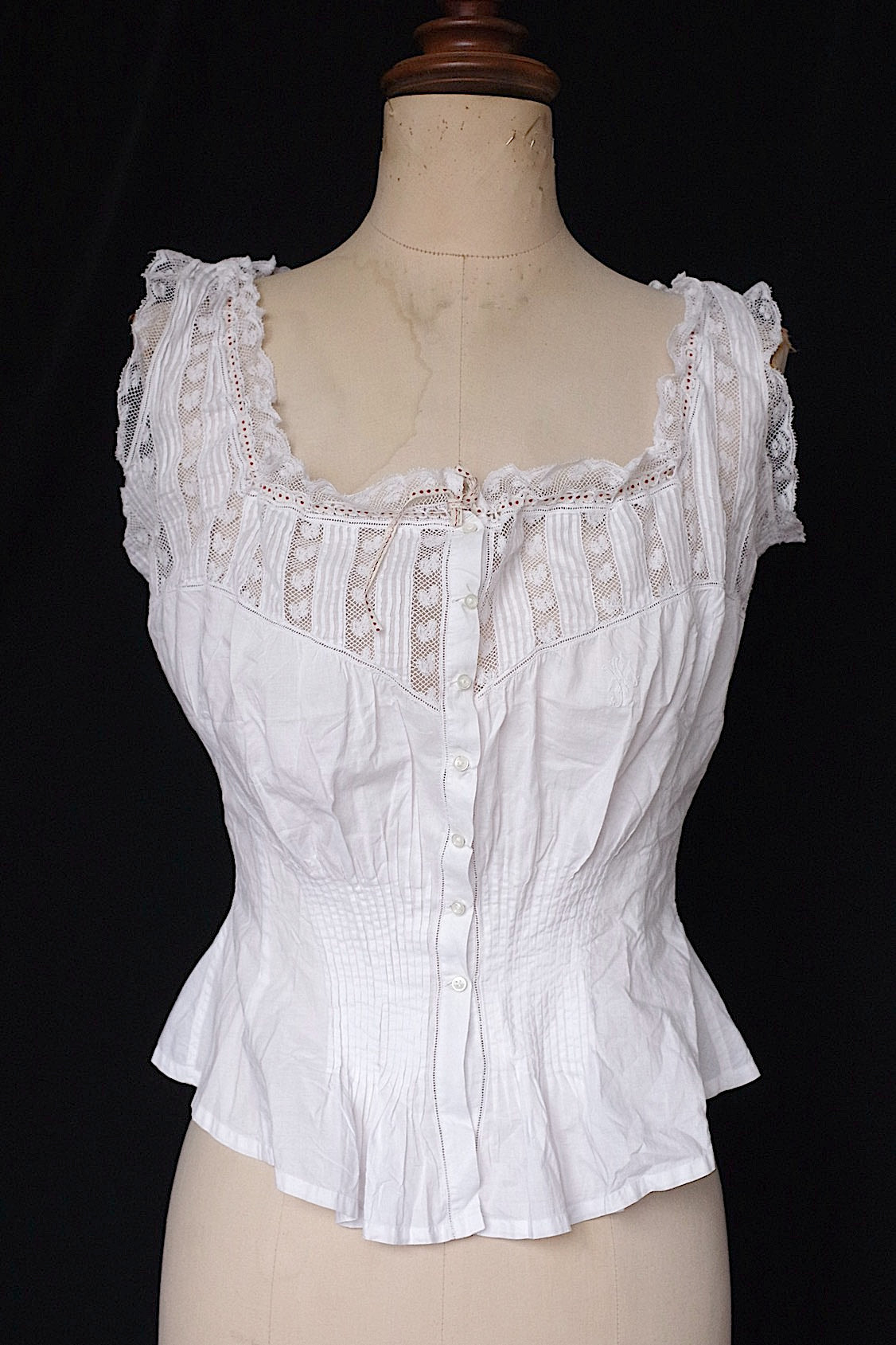 Antique lace top (vetement antique)