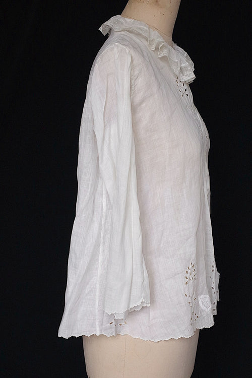 Chemisier en dentelle antique vêtement antique