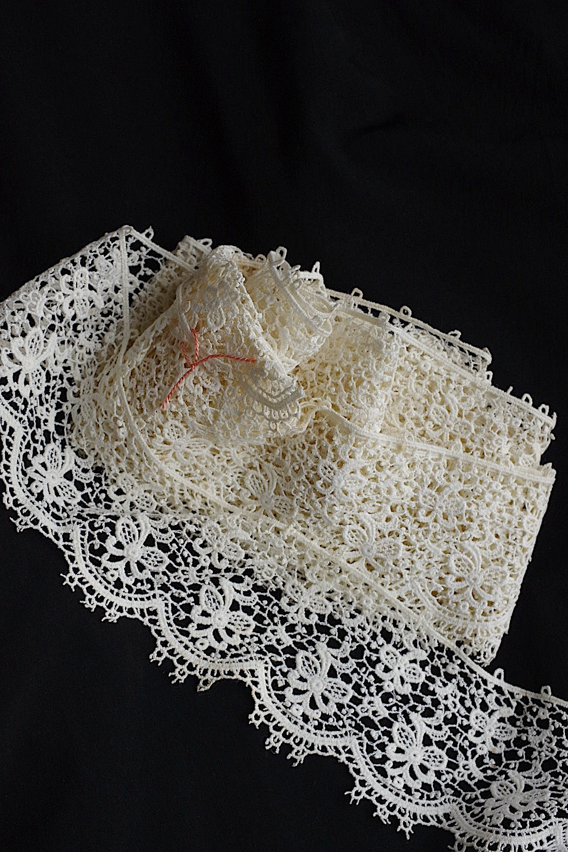 アンティークレース dentelle ancienne 400cm- .FR a l'epoque